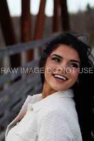 Can someone please brighten up this photo and put some conditioner in my  hair?