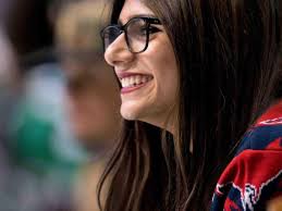 Nee laanti vallani choosteney mia ki nikka poduchukuntaayi. Former Adult Film Star Mia Khalifa S Tweet Supporting Indian Farmers Tops Twitter Trend