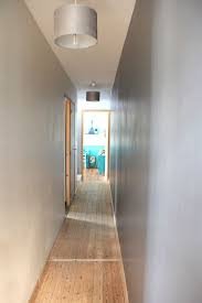 Il desert la cuisine qui est jaune et le salon qui est vert clair ! Relooking Du Couloir Trop Long Et Sombre Tete D Ange