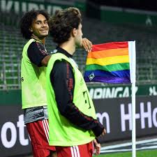 Get inspired by our community of talented artists. Gegen Homophobie 800 Fussballer Sichern Mitspielern Ihre Solidaritat Zu Stern De