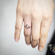 Though they do remain pretty detailed and masculine women perceived men with tattoos as healthier and more masculine and dominant, but not more. Finger Tattoo Ideas 30 Tattoo Designs For Men And Women