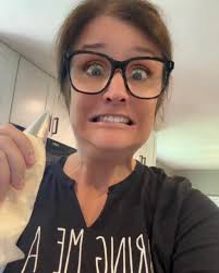 I have an EXTRA DOZEN of these Spring flowers 😵😋 MESSAGE ME to claim and  arrange pick up