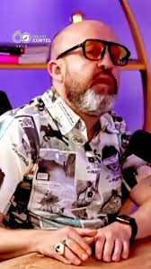 VOCÊ NÃO TEM MAIS HORÁRIO, Com o luto, você perde a noção do tempo. Uma dia  é uma eternidade. , Do meu novo livro “Manual do Luto”. Adquira no  https://amzn.to/3swHWEJ ou pelo link na bio.