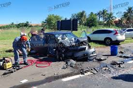 Five injured in head-on crash on SP-425 in Martinópolis