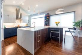 The large patterns of calacatta gold make it the perfect choice for both large and small kitchen and bathroom spaces, including countertops, waterfalls, and backsplashes. Modern Kitchen White Quartz Counter Waterfall Edge Highcraft