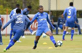 Learn all the details about alex apolinário (alex sandro), a player in cruzeiro on as.com. Alex Apolinario Meia Ex Cruzeiro Sofre Parada Cardiaca Em Campo