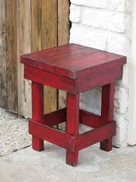 Small Red End Table Side Table Nightstand By Rusticexquisitedsgn 85 00 Muebles De Madera Reciclada Muebles Con Palets Muebles De Pales