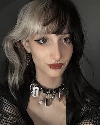 Shelly Curry's Instagram, Twitter & Facebook