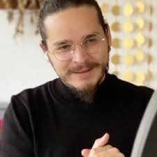 Astrólogo Daniel Daza lanza predicción sobre extradición de político  colombiano