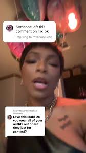 Like my own little fashion magazine with good music #roxannecliche  #fblifestyle