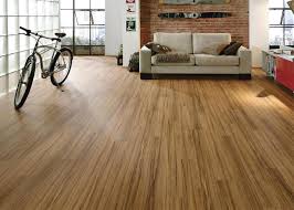 Parket lantai kayu bisa dipasang pada trap tangga. Hadir Disini Harga Vinyl Lantai Kayu Berkualitas 2020