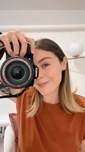 Te ha pasado que ves fotos de otros y piensas “mi cámara también puede eso,  pero no sé cómo”? 😅📸 Aprende a controlar tu cámara o celular para tener  colores, enfoque y