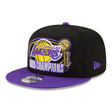 Il cappello ha la classica forma dei cap new era, con visiera curva e bottone sulla parte alta. Cappellini Cappelli E Abbigliamento La Lakers New Era Cap
