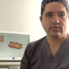 El Dr @diego0ms Diego Gallardo ( Cirujano Maxilofacial de (Dental Esthetic  Solutions) les explica lo que es un night guard o férula para problemas de  la articulación temporomandibular.