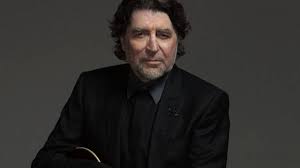 Juan joya borja, alias el risitas, uno de los artistas andaluces más internacionales, ha sido ingresado en el hospital de la caridad de sevilla tras sufrir la amputación de una pierna como. Joaquin Sabina Hospitalizado Por Un Trombo En La Pierna As Com