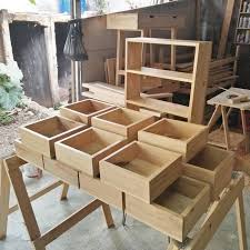 Pallet yang menggunakan bahan kayu baru biasanya pallet yang mempunyai ukuran spesial (jarang ada bahan bekasnya), lebih penampilannya ataupun memang merupakan permintaan dari customer. Jual Kotak Hantaran Nikah Kab Banyumas Kayu Palet Indonesia Tokopedia