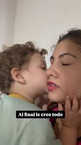 Con esos besos que me da termino convencida de que todo lo que dice es  Cierto 😍🥰 mamá e hijo , #mama #hijoteamo #bebecariñoso