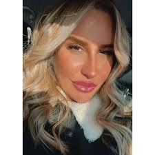 𝕮𝖆𝖗𝖑𝖞 𝖒𝖈𝖈𝖆𝖗𝖙𝖍𝖞 (@carlyyy82) • Threads, Say more