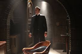 episode6 ある母親が7歳の娘ジェニーをブライヤークリフに連れて来た その子には残忍な兆候があり 友達を殺したかもしれないという 悲惨な姿のシェリーが見つかり american horror story asylum american horror american horror story seasons