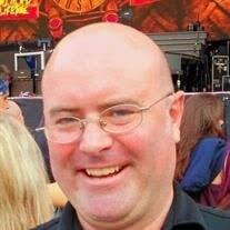 Lance Layton's Instagram, Twitter & Facebook