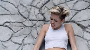 We would like to show you a description here but the site won't allow us. Miley Cyrus Wrecking Ball Video Stills 02 Gotceleb