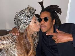 Jay z new music, concerts, photos, and official news updates. This Celebrity Accidentally Kissed Beyonce In Front Of Jay Z E Online