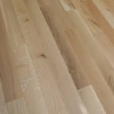 White oak is very durable, exhibits high shock resistance and finishes well. 6 Wide Character Grade Rift Quartered White Oak Flooring Quartersawn