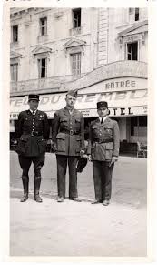 Snapshot Officiers Gendarmes Hotel Du Remblai Sables D Olonne Vers 1940 Les Sables D Olonne Gendarme Officier