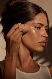 Amazon.com: + Lux Unfiltered N°18 Illuminating Beauty Balm in Tropics (A  Sheer Wash of Bronze), Non Toxic, Cruelty-Free, Vegan Bronzing Face Stick,  Buildable and Blendable Face & Body Color : Beauty &