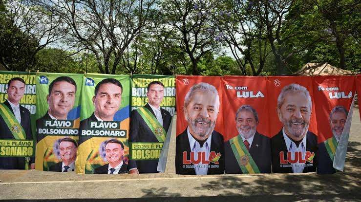 Lula y Flávio Bolsonaro juegan al vale todo en unas inciertas elecciones en  Brasil
