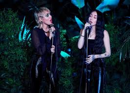 Noah and braison both share miley's parents, billy ray and tish cyrus. Miley Cyrus And Noah Cyrus Sing I Got So High That I Saw Jesus And Now Fans Want A Cyrus Sisters Album News Dome