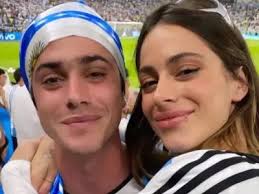 Llegó la Triple T para ubicarlos! El detrás de escena de Tini Stoessel  alentando a De Paul