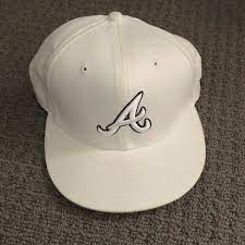 Cheer on the atlanta braves with a selection of sophisticated watches and jewelry in the team's signature red and navy blue. New Era Accessories New Era Atlanta Braves 7 4 Fitted Hat White Poshmark