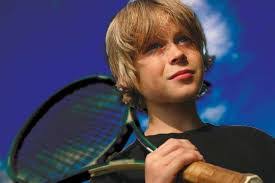 Cari Hudson's Instagram, Twitter & Facebook