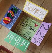 Birthday Care Package Ideas For Best Friend Are You Looking To Brighten One Of Your Friends Days These 22 Friend Care Package In 2020 Birthday Care Packages 21st Birthday Presents Birthday Gifts For Best Friend