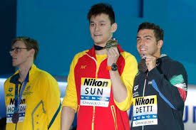 Dopo la rottura con la ex fidanzata, gabriele detti, nuotatore italiano alle olimpiadi di tokyo 2021, ha intrapreso una nuova relazione con un'altra collega: Mack Horton Sun Yang And Gabriele Detti At The Swimming World Championships Abc News Australian Broadcasting Corporation