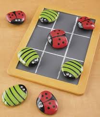 Resultado de imagen de decorar piedras para niños