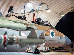 伊朗真被炸了！伊拉克发现以色列袭击证据，3枚空射弹道导弹残骸-腾讯新闻