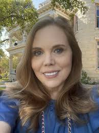 📢announcement well..after many years the time has come for me to be like  Samara from the classic horror movie “The Ring”, and get out of television  (last photo for context). I have