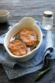 Kalo Jeere Diye Maach Fish Curry In Nigella Flavored Spicy Sauce Fish Recipes Healthy Fish Curry Fish Recipes