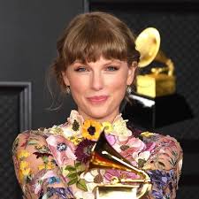 She made a powerful entry and speaking about her outfit for the special occasion, it was one of the most unique numbers. Best Celeb Makeup Looks Of March Dua Lipa At The Grammys Olivia Rodrigo And More Buro 24 7 Singapore