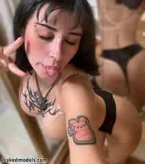 Mivvy Lynn Голі Зливи OnlyFans Фото 1 - Злиті Моделі