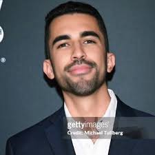 Shadon Hamedani's Instagram, Twitter & Facebook