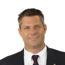 scott McCracken provides in-person and online therapy