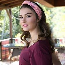 She started performing on stage at the age of 17. Feride Mollaoglu Home Facebook