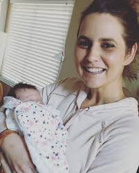 Postpartum visits are something that I'm truly passionate about in  providing doula care. Yes, I absolutely LOVE newborn snuggles, but it's so  much more than that. They are unique to every family