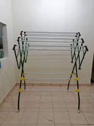 Tempat penyangkut baju besi kukuh 110cm lebar single double pole strong steel cloth hanger 110cm width shopee. Penyidai Baju Besi Beroda Home Furniture Others On Carousell