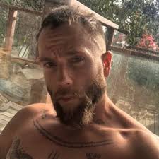 Nikki Monique (@NikkiThePhotog)