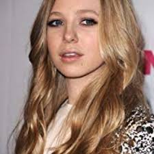 Melanie Cole (played by Lucy Hale) outfits