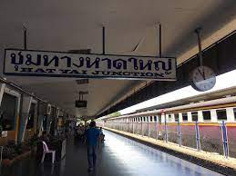 Cara untuk membeli tiket kereta secara offline, pertama kamu harus mendatangi stasiun terdekat yang melayani penjualan tiket. Tiket Kereta Api Anak Dibawah 3 Tahun Berbagai Tahun